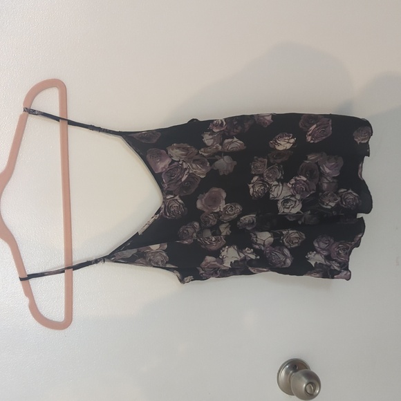 Floral silk camisole from Wilfred, size medium, black and grey - Picture 1 of 3